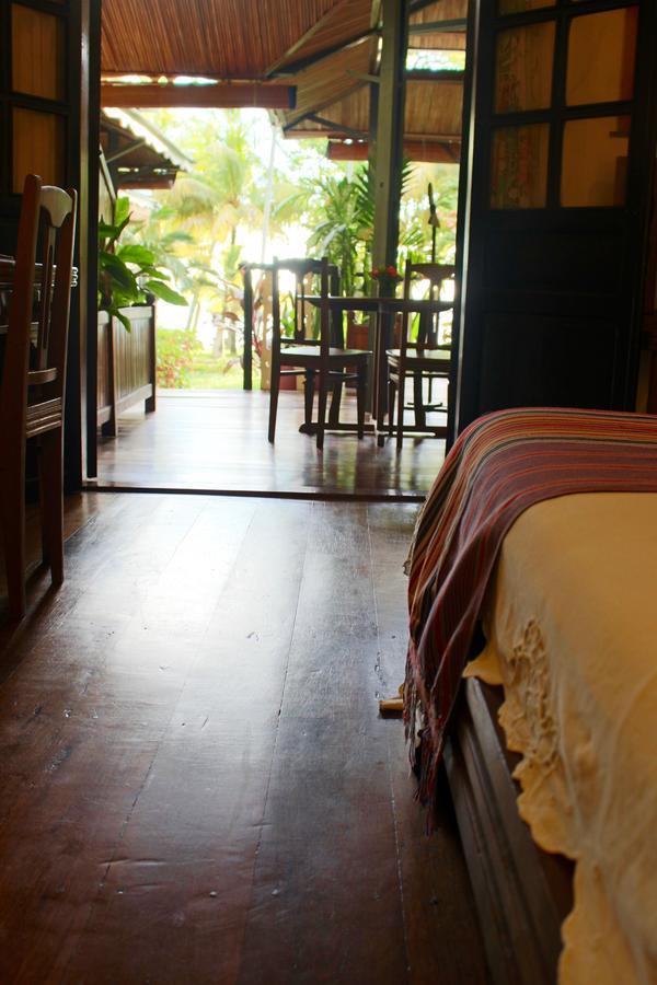 Hotel Gerard et Francine Ambatoloaka  Extérieur photo